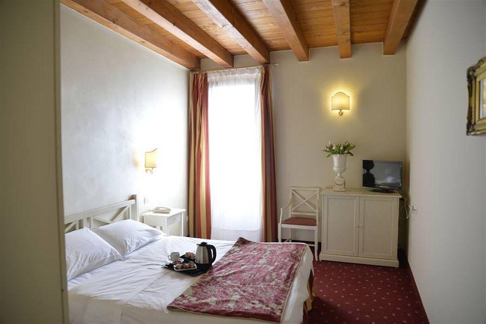 Franciscus Hotel Verona Buitenkant foto
