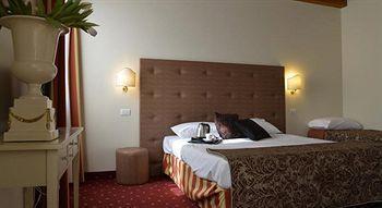 Franciscus Hotel Verona Buitenkant foto