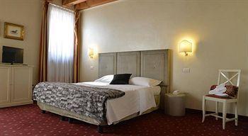 Franciscus Hotel Verona Buitenkant foto